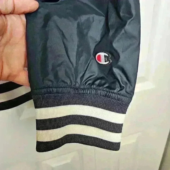 Champion Navy and White Windbreaker Jacket Men's Size Large - Picture 3 of 9